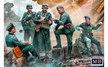 Masterbox 1:35 - German Military Men, WWII era